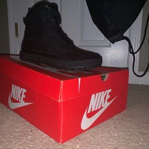 Nike boots(woodside 2)